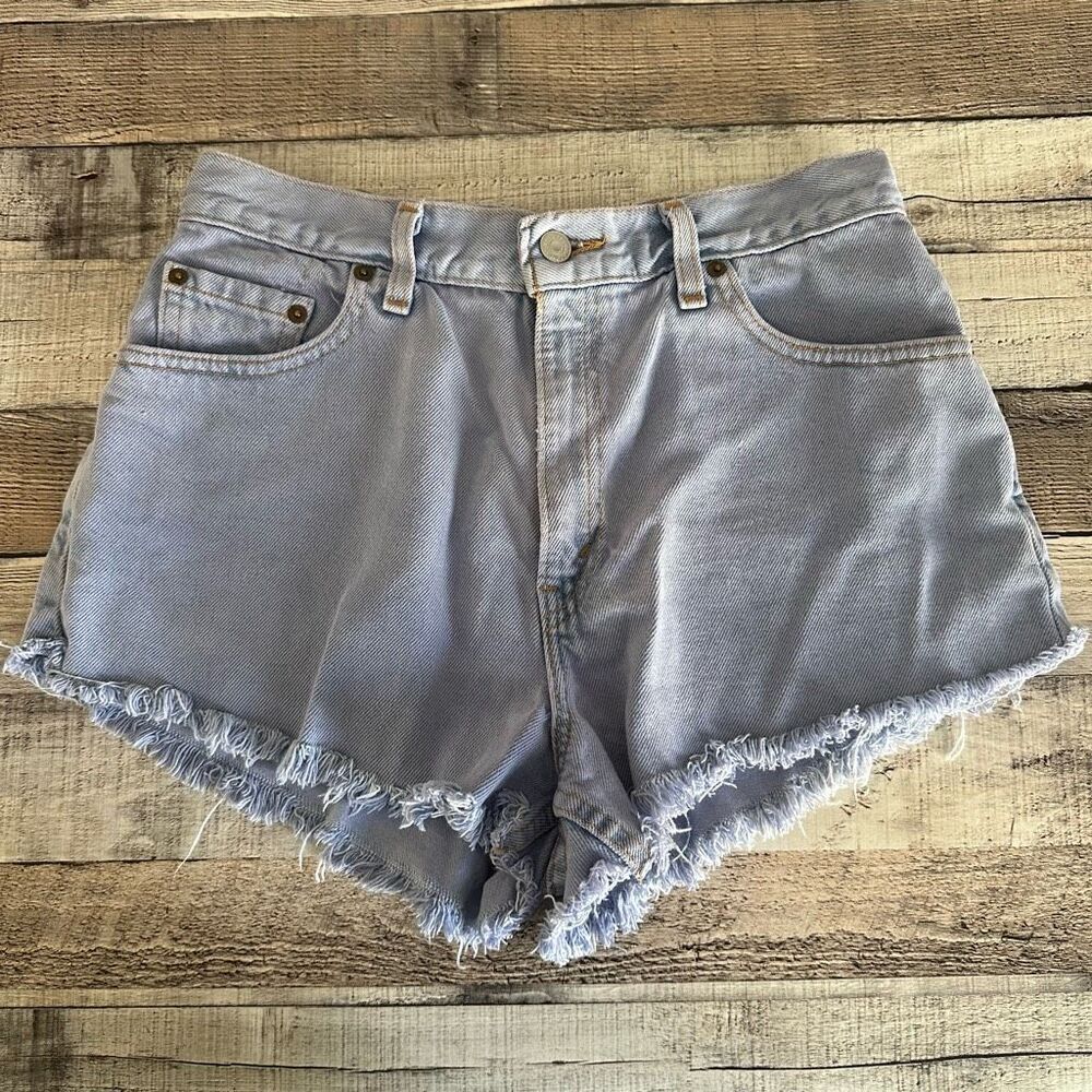 Vintage 90s Levi’s 550 Light Wash Denim Shorts | 10